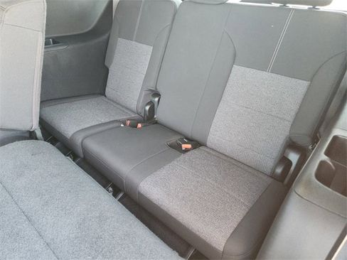 Used 2025 GMC Acadia Elevation image 30