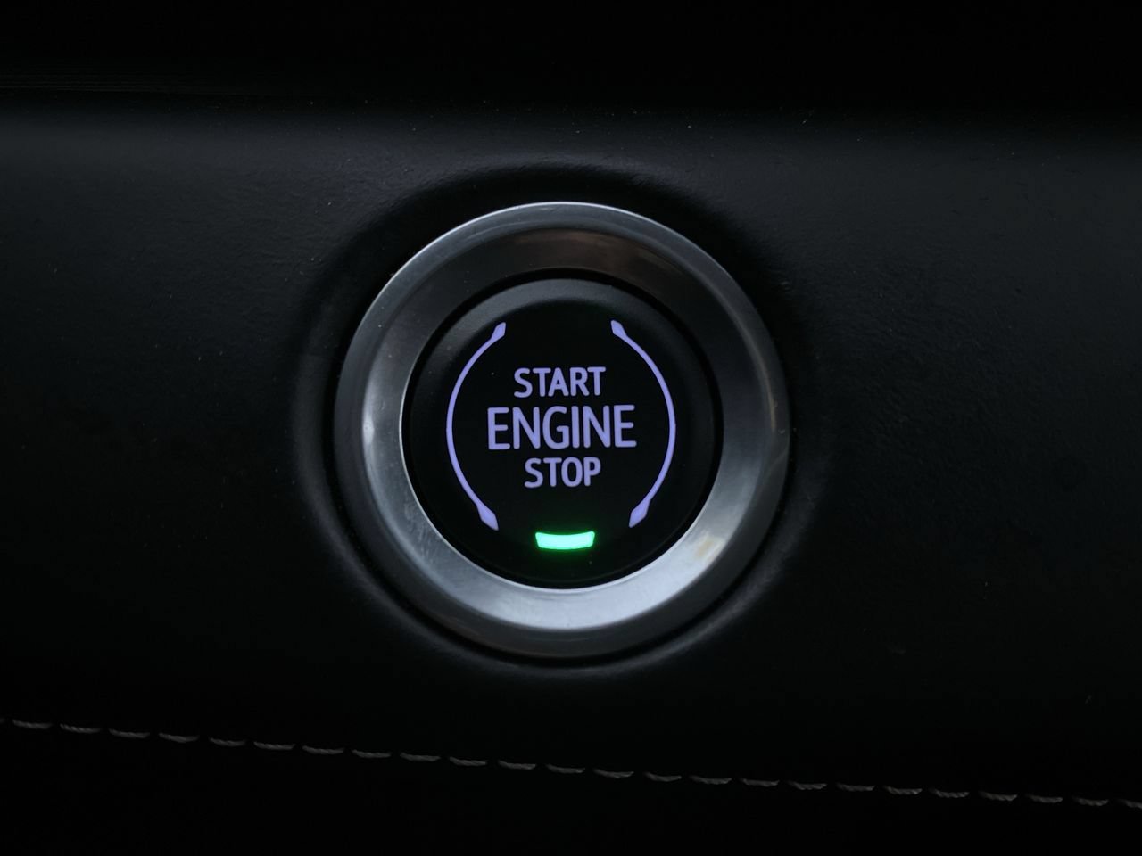 Certified 2022 Cadillac Escalade Sport Platinum AWD/4WD image 9