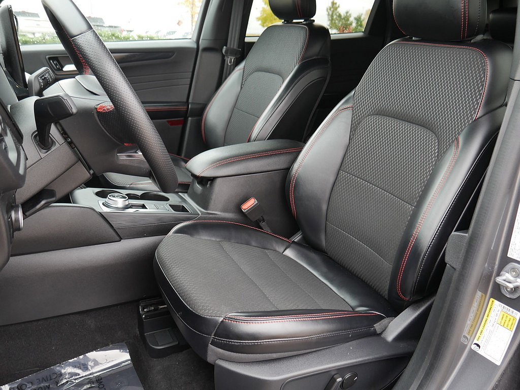 Used 2024 Ford Escape ST-Line w/ Tech Pack #1 AWD/4WD image 15