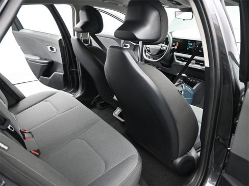 New 2025 Kia K4 LXS image 18