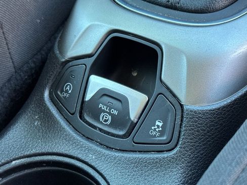 Used 2020 Jeep Compass Sport AWD/4WD image 18