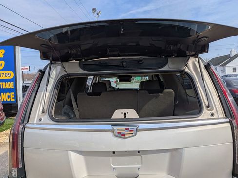 Used 2016 Cadillac Escalade ESV Luxury image 37