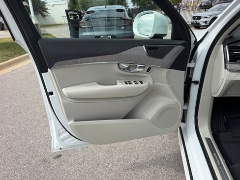 Certified 2024 Volvo XC90 T8 Plus w/ Protection Package Premier AWD/4WD image 23