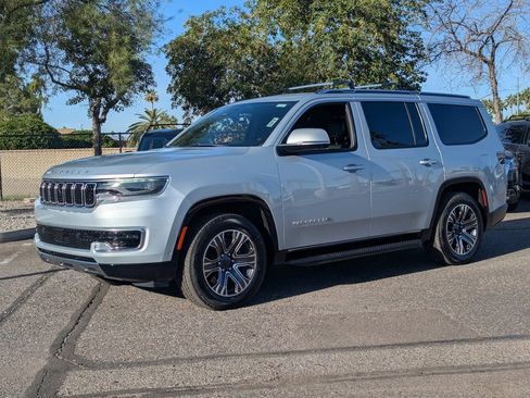 Used 2022 Jeep Wagoneer Series III w/ Convenience Group I image 2