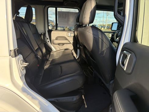 Used 2023 Jeep Wrangler Unlimited Sahara w/ Cold Weather Group image 18