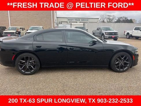 Used 2022 Dodge Charger SXT w/ Blacktop Package image 11