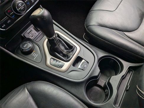 Certified 2015 Jeep Cherokee Limited image 15
