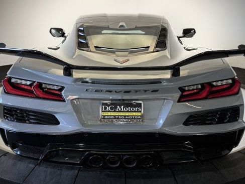 Used 2024 Chevrolet Corvette Z06 w/ Z07 Performance Package RWD image 27