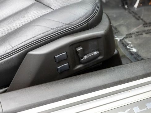 Used 2007 Cadillac XLR RWD image 38