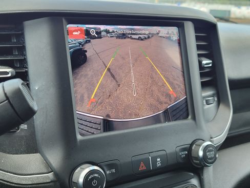 Used 2024 RAM 2500 Tradesman w/ Chrome Appearance Group AWD/4WD image 15