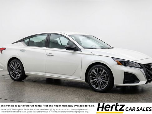 Used 2025 Nissan Altima 2.5 SV image 1