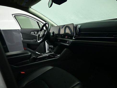 Certified 2024 Kia Sportage EX image 30