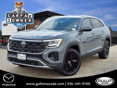 Used 2024 Volkswagen Atlas Cross Sport SE image 1