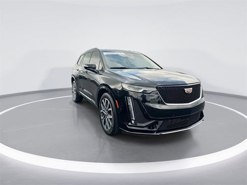 Used 2024 Cadillac XT6 Sport w/ Technology Package image 2