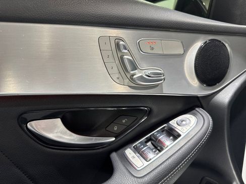 Used 2020 Mercedes-Benz GLC 300 4MATIC image 40