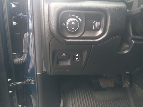 Used 2021 RAM 1500 Big Horn image 28