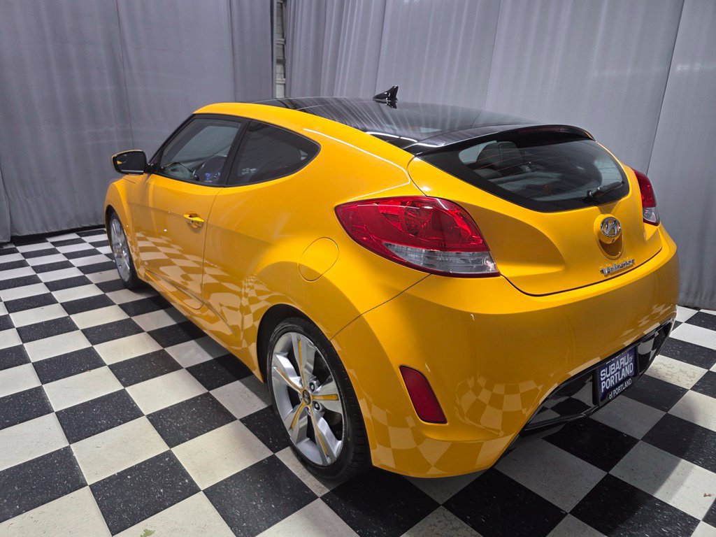 Used 2017 Hyundai Veloster Value Edition FWD image 6
