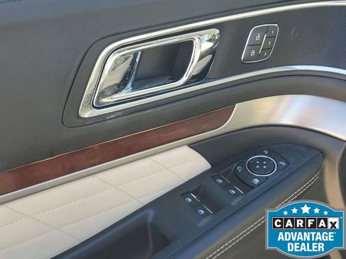 Used 2019 Ford Explorer Platinum image 48