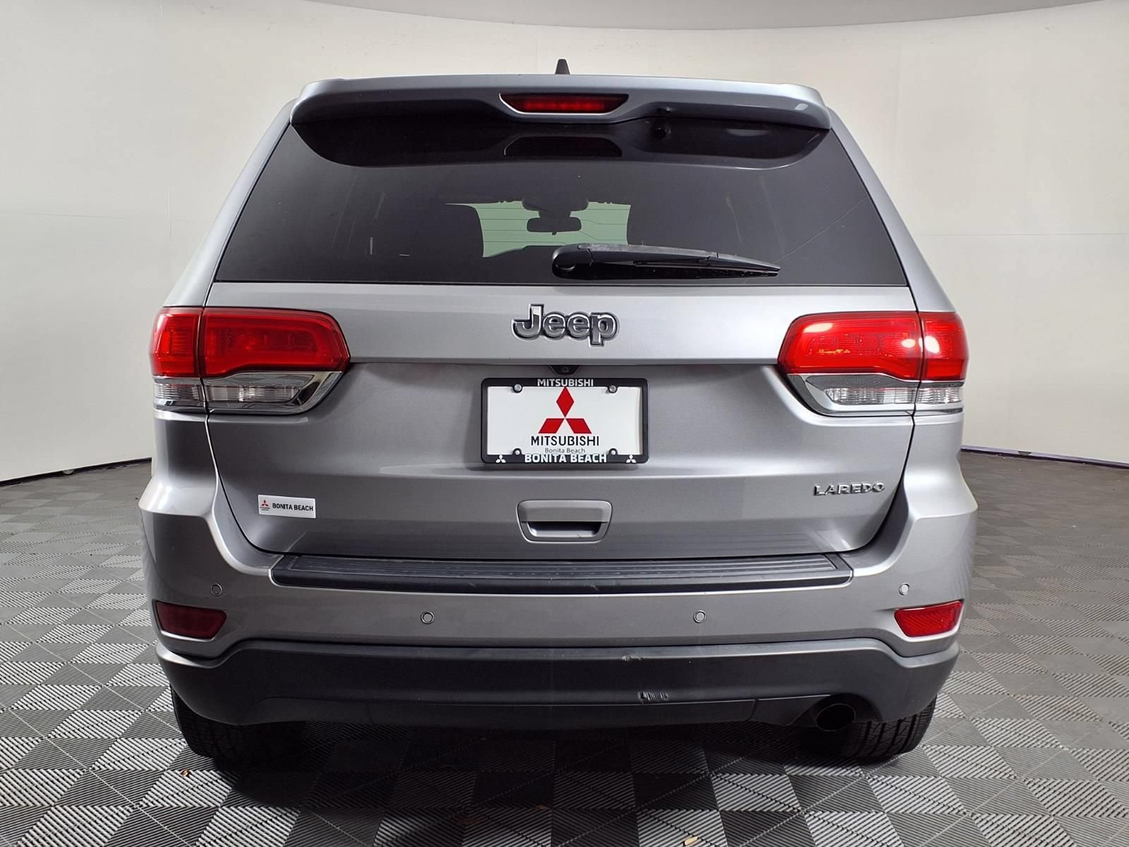 Used 2018 Jeep Grand Cherokee Laredo RWD image 6