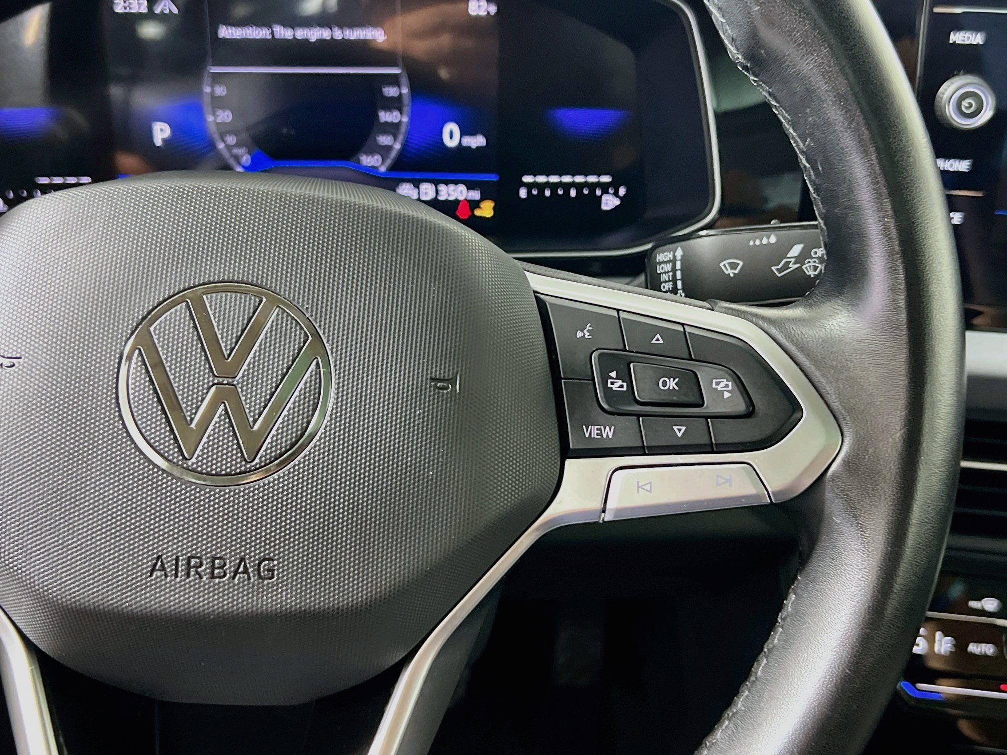 Used 2025 Volkswagen Jetta SE FWD image 19