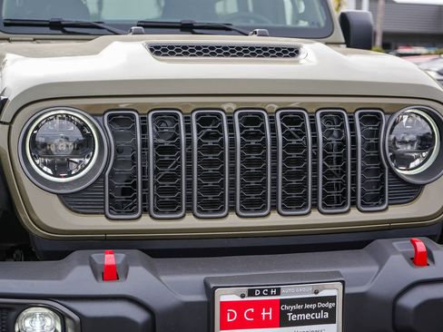 New 2026 Jeep Wrangler Unlimited Rubicon w/ Xtreme 35 Tire Package image 5