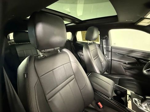 Certified 2023 Land Rover Range Rover Evoque R-Dynamic SE image 32