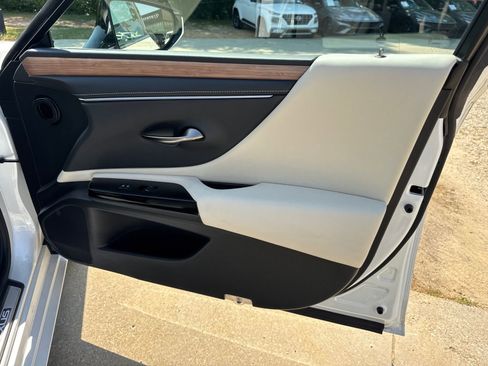 Used 2023 Lexus ES 350 w/ Premium Package FWD image 14
