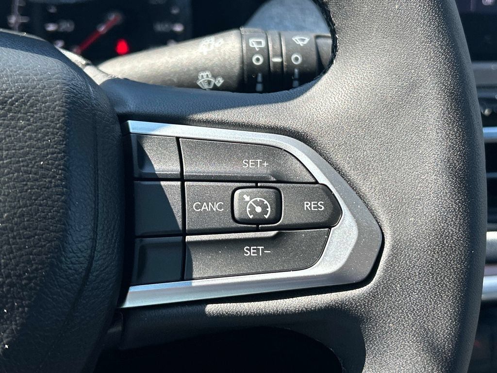 Used 2023 Jeep Compass Latitude AWD/4WD image 22
