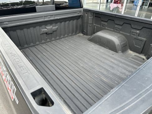 Used 2021 Chevrolet Silverado 1500 LT Trail Boss w/ Convenience Package II image 7