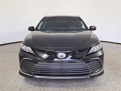 Used 2024 Toyota Camry LE image 3