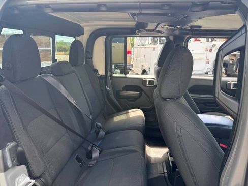 Used 2020 Jeep Gladiator Sport w/ Quick Order Package 24S AWD/4WD image 30