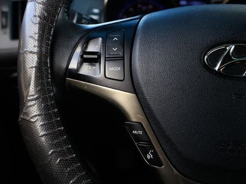 Used 2015 Hyundai Genesis 3.8 image 26