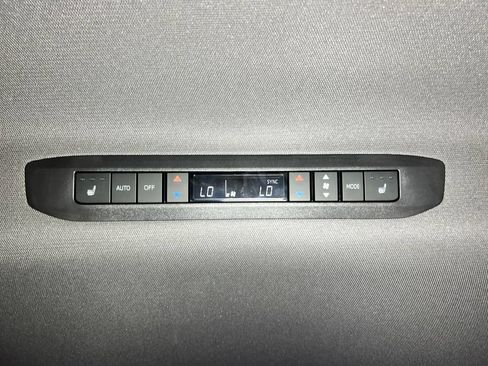 Used 2024 Toyota Sienna Platinum AWD/4WD image 30
