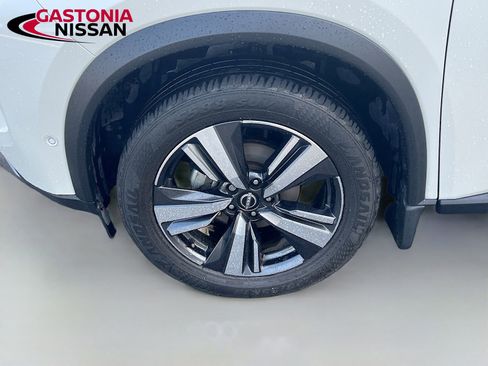 Used 2023 Nissan Rogue SL w/ SL Premium Package image 40