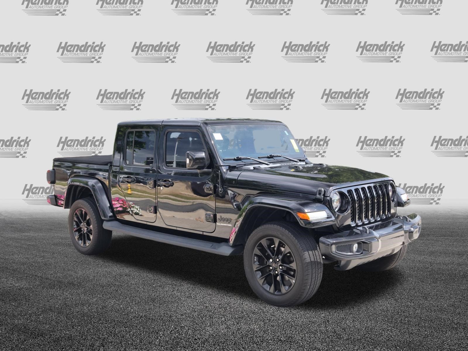 Used 2022 Jeep Gladiator Overland AWD/4WD image 2
