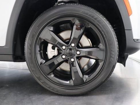 Used 2022 Jeep Grand Cherokee L Laredo image 41