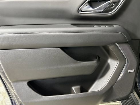 Used 2022 Chevrolet Suburban Premier image 17