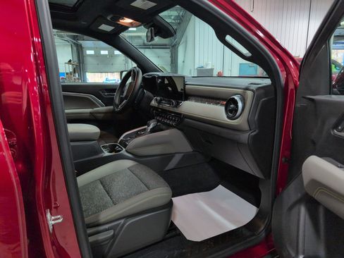 Used 2024 Chevrolet Colorado ZR2 image 13