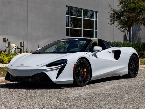 New 2025 McLaren Artura Spider image 19