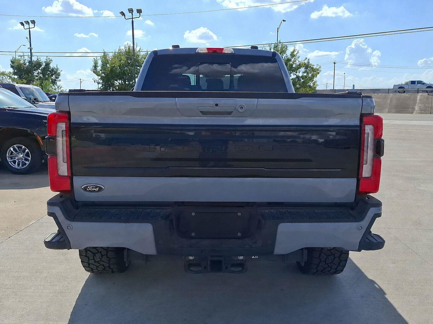 Used 2025 Ford F350 Platinum w/ FX4 Off-Road Package AWD/4WD image 30