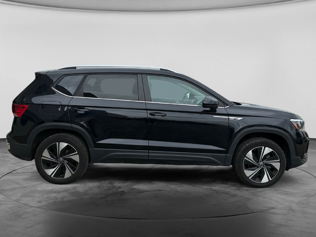 Used 2024 Volkswagen Taos SE AWD/4WD image 11