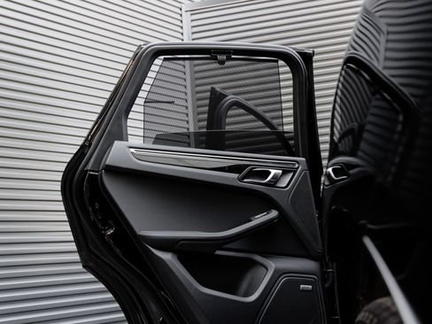 Certified 2026 Porsche Macan AWD/4WD image 24