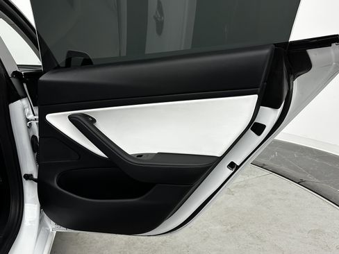 Used 2020 Tesla Model 3 Performance image 33
