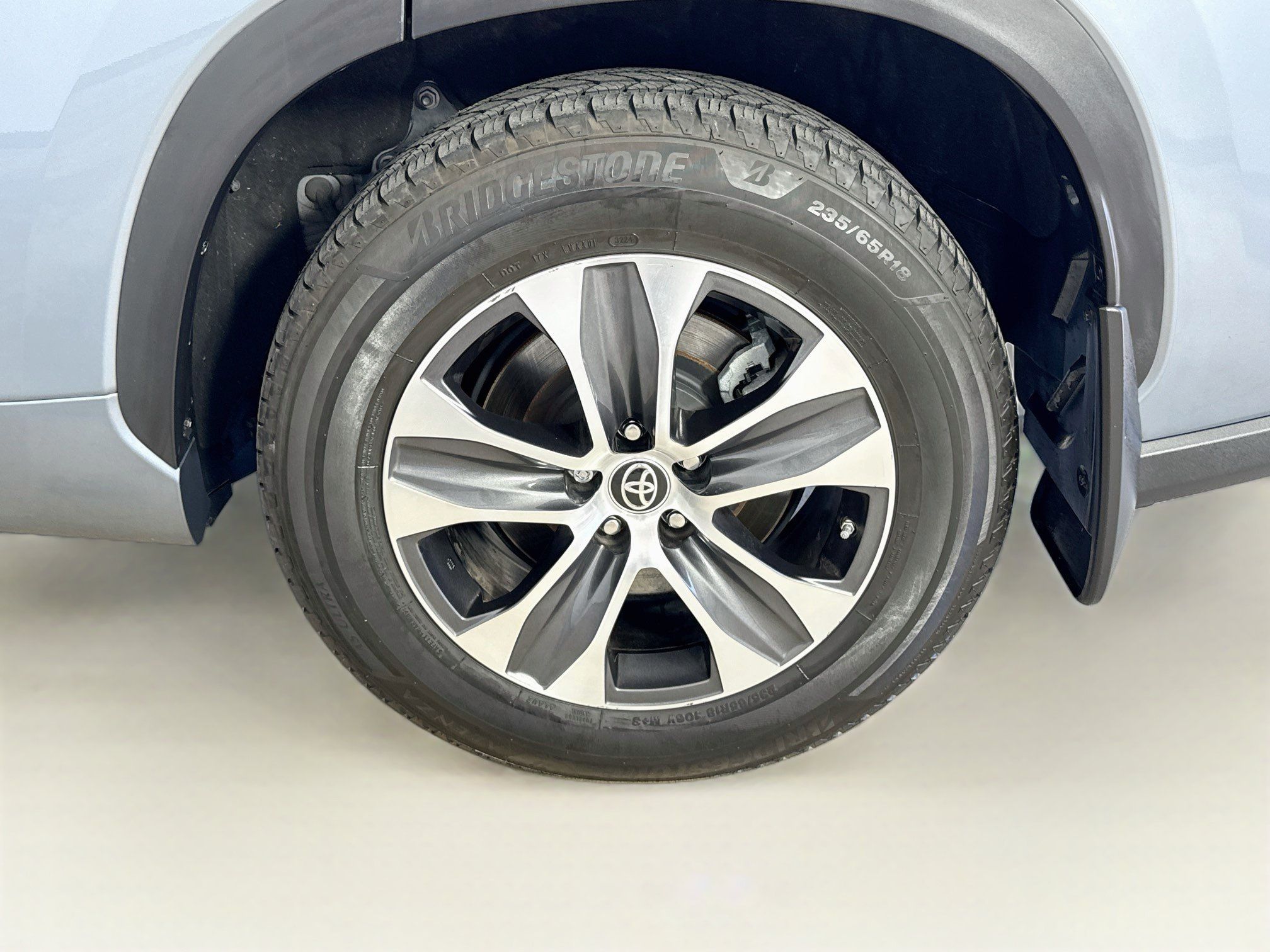 Used 2023 Toyota Highlander XLE FWD image 33