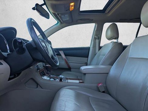 Used 2010 Toyota Highlander Limited image 14