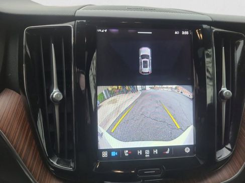 Used 2023 Volvo XC60 B5 Plus w/ Climate Package image 17