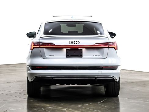 Used 2023 Audi e-tron Premium w/ Convenience Plus Package image 4