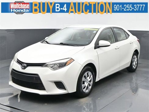 Used 2015 Toyota Corolla LE image 1