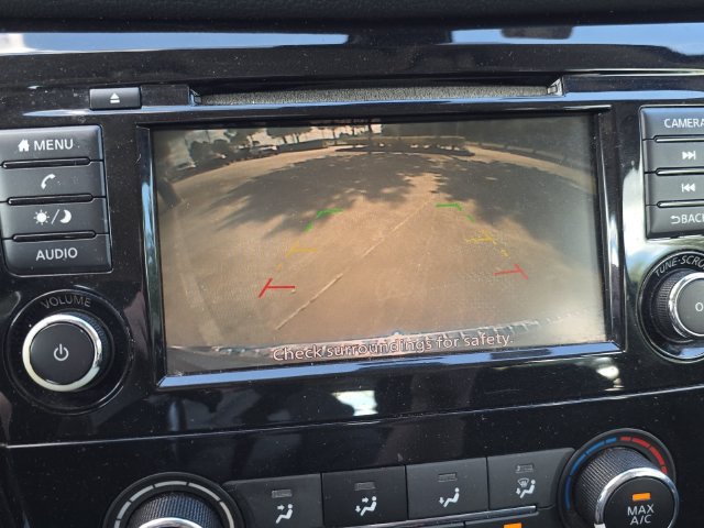 Used 2020 Nissan Rogue S FWD image 23