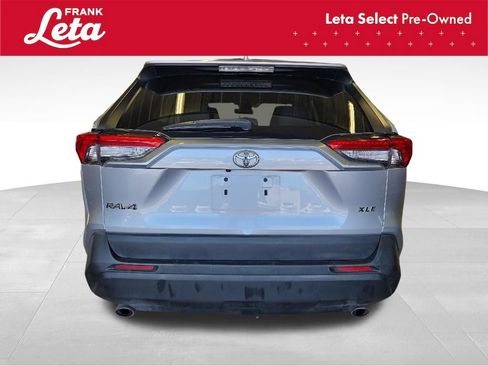 Used 2019 Toyota RAV4 XLE Premium FWD image 5